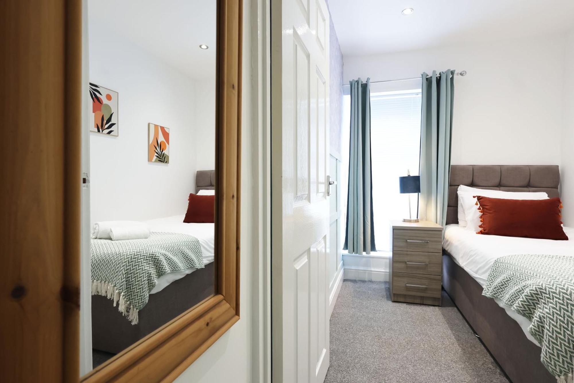 Viewing Deck, On-Street Parking, Tv In Every Room Swansea Bagian luar foto